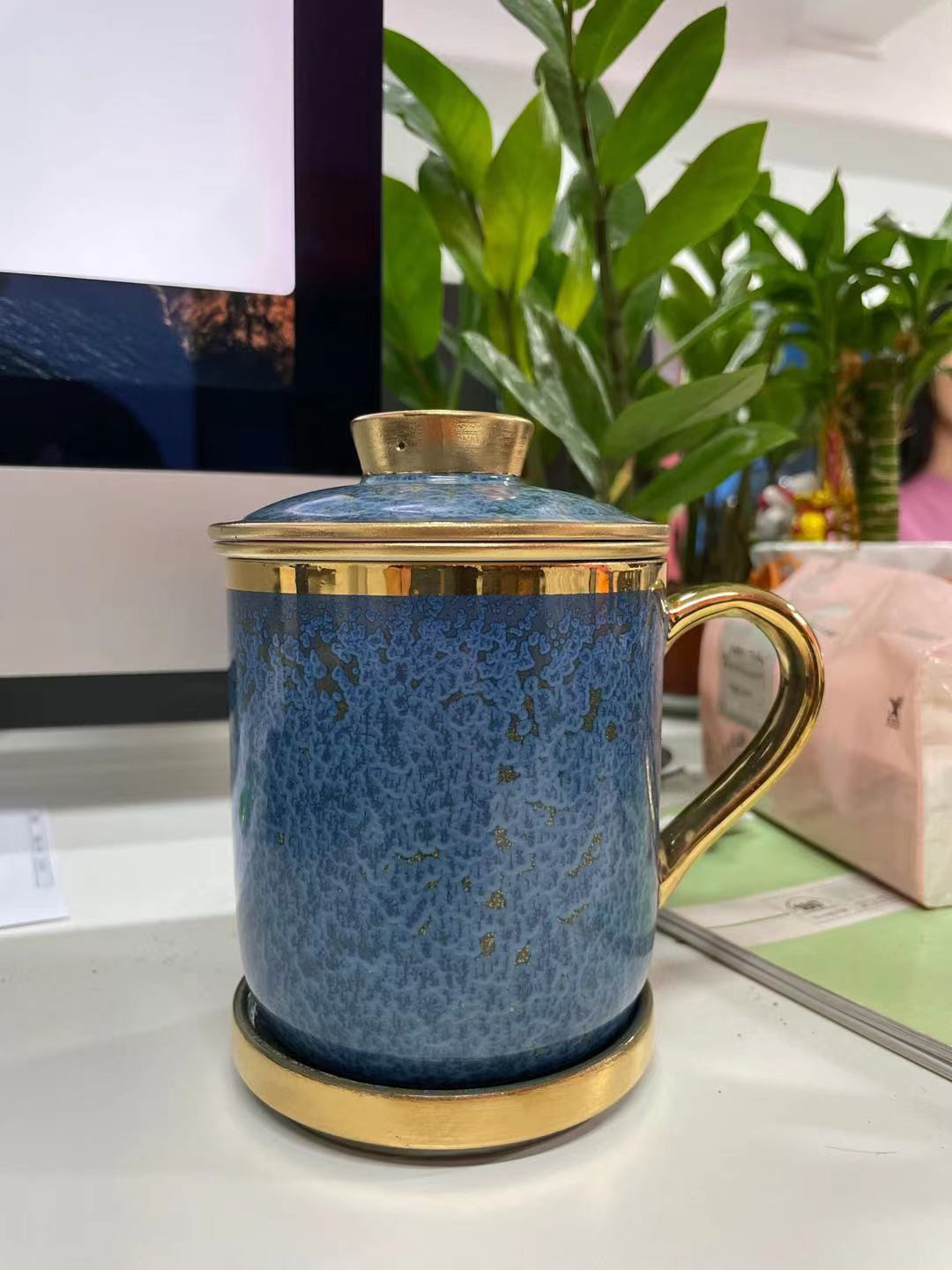 Click to view full screen Floating Jade Steep Tea Mug with Infuser and Coaster 13.5 OZ photo review