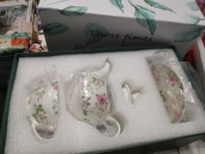 Flowers Tea for One Set Porcelain photo review