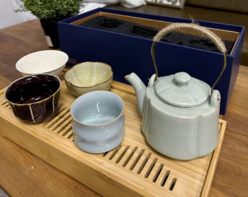 Click to view full screen Vintage Chinese Ceramic Tea Set with Tray photo review
