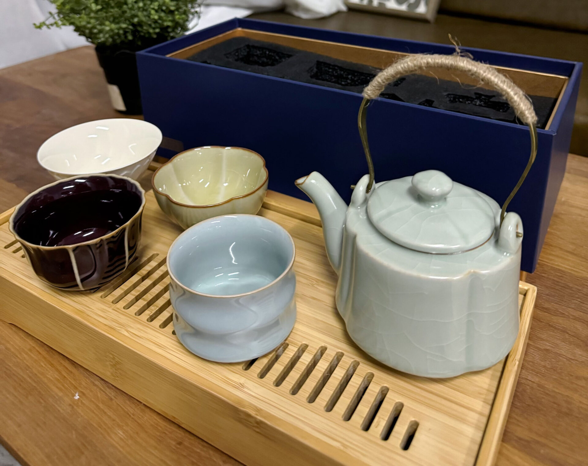Click to view full screen Vintage Chinese Ceramic Tea Set with Tray photo review