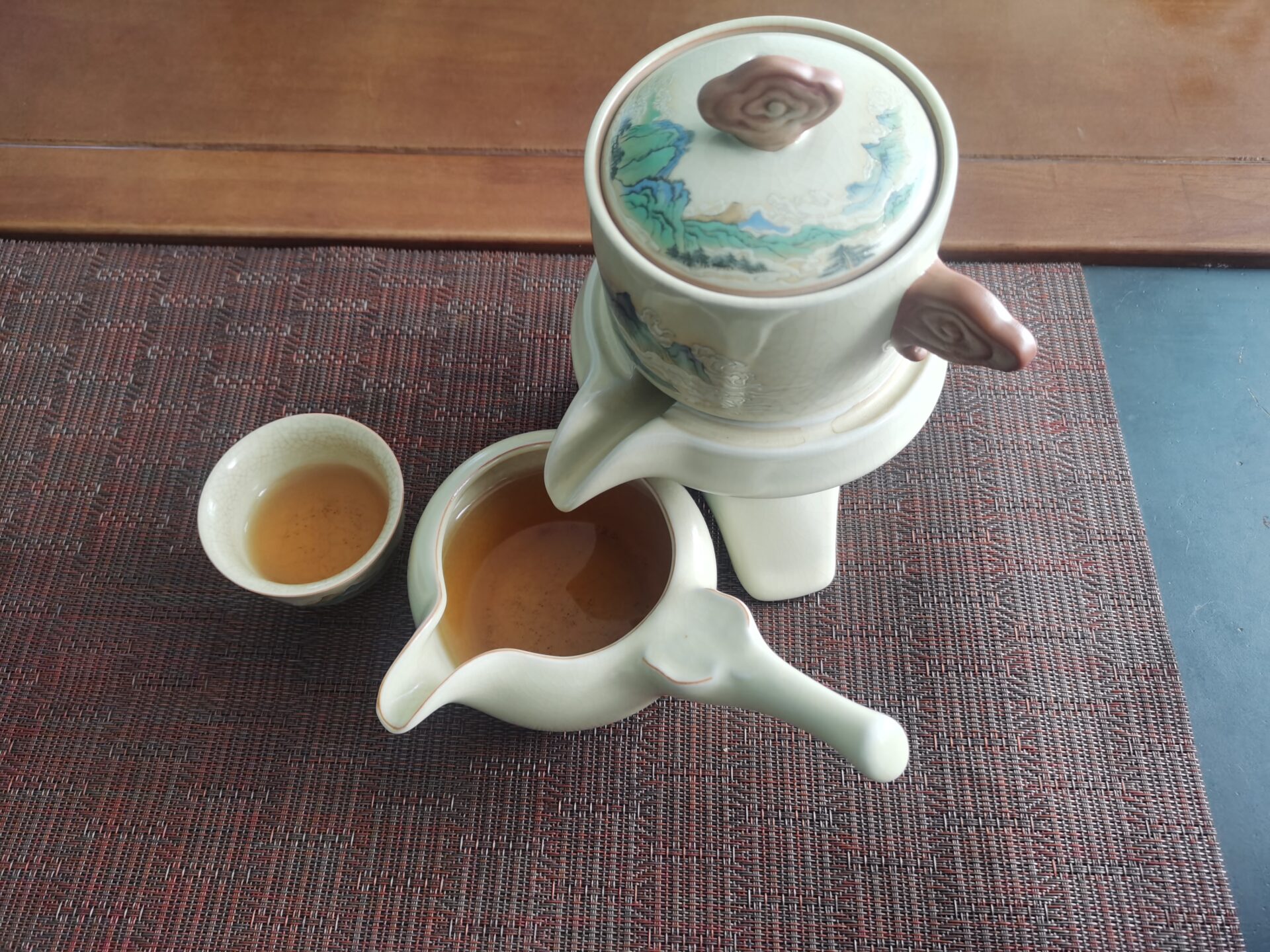 Click to view full screen Mountain-range Lazy Chinese Kung Fu Tea Set with Tray photo review