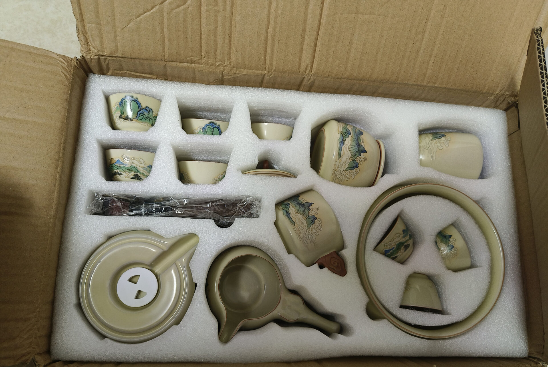 Click to view full screen Mountain-range Lazy Chinese Kung Fu Tea Set with Tray photo review