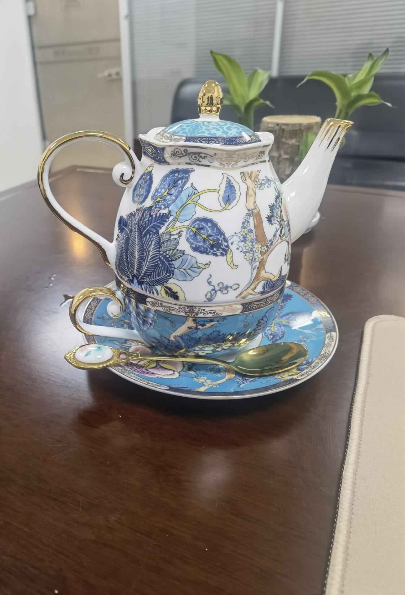 Click to view full screen Feicui Tea for One Set Bone China Teapot Set photo review