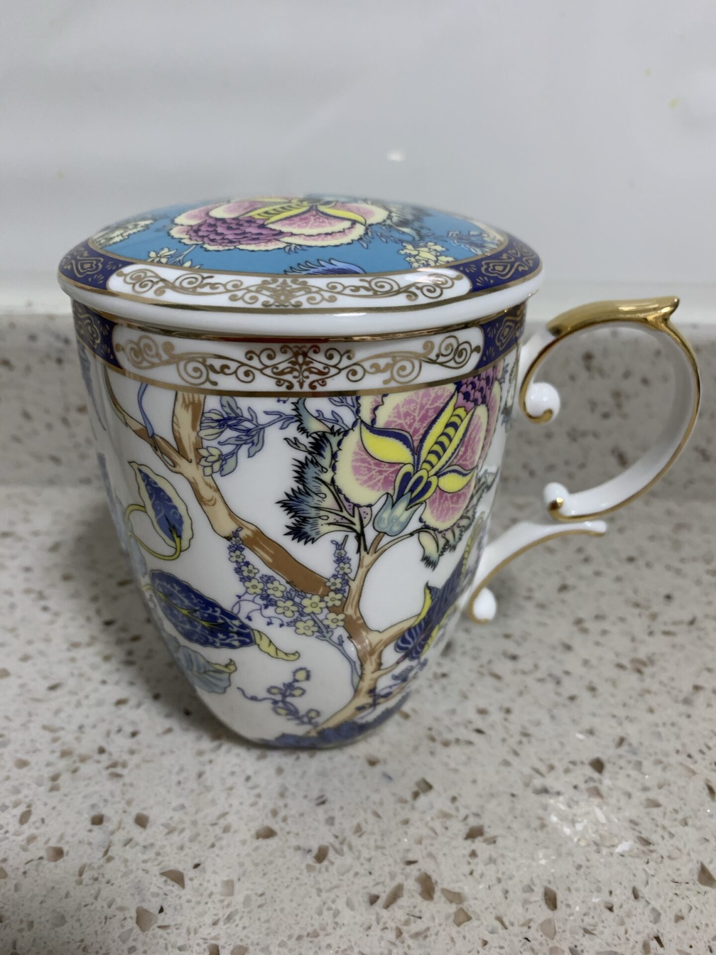 Click to view full screen Feicui Bone China Mug with Lid photo review