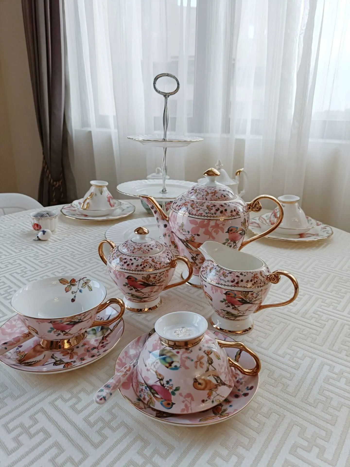 Click to view full screen pink bird English afternoon tea set