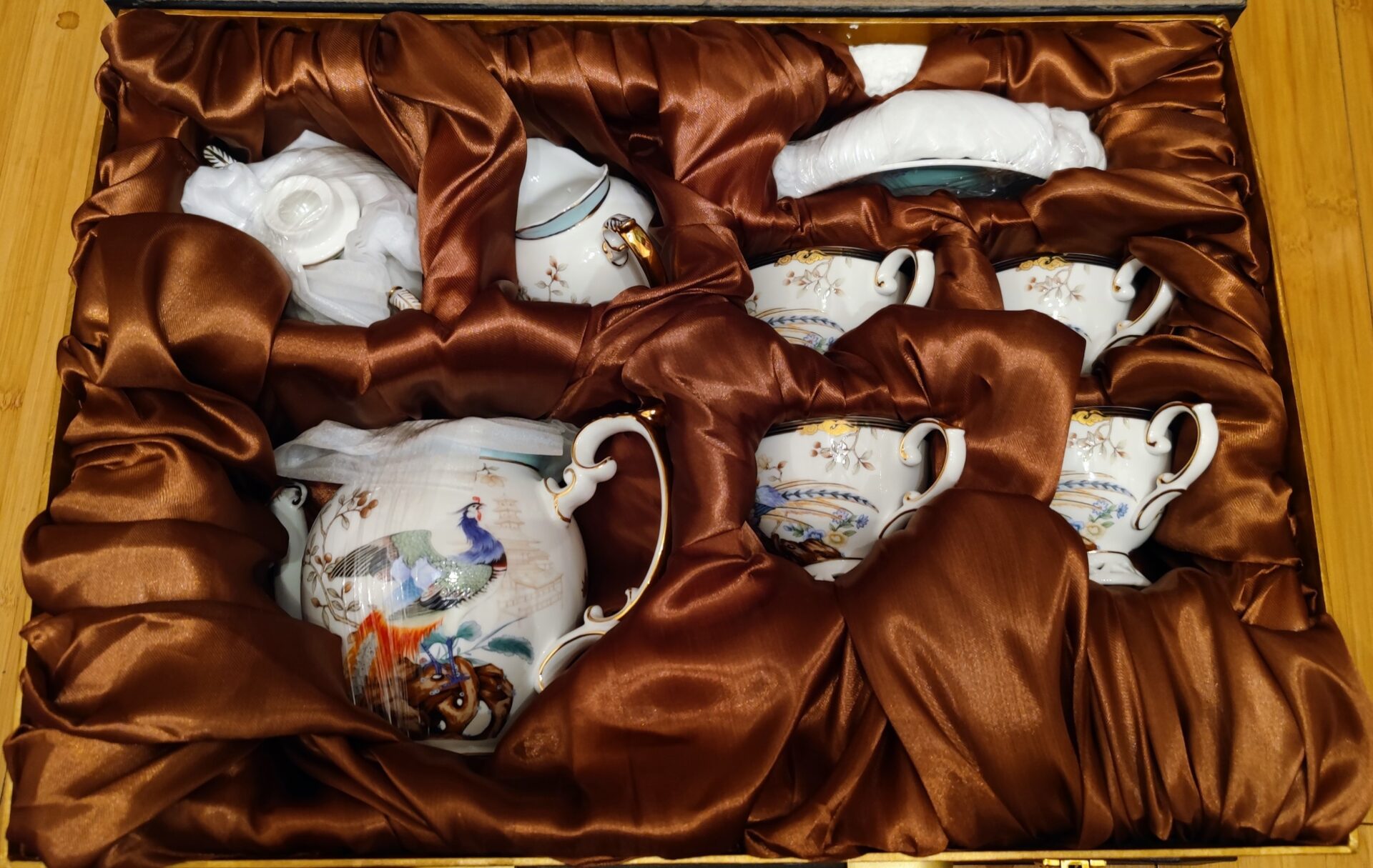 Click to view full screen Vintage Phoenix English Tea Set Bone China photo review