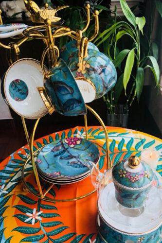 Click to view full screen blue bird english tea set with warmer
