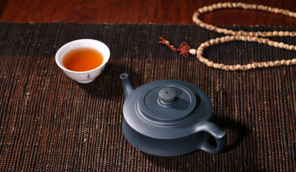 Enhance Tea Experience: Yixing Teapot Seasoning for Flavor Enhancement