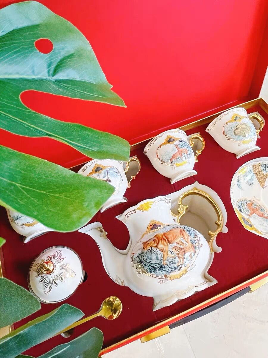 Click to view full screen Jungle English Tea Set with Tray Porcelain Teapot Set photo review