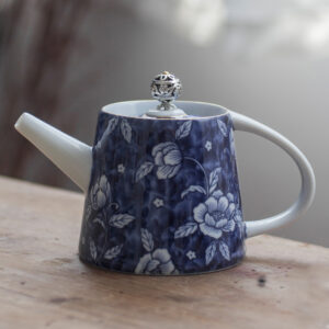 TSB11BB007 V1 Blue and White Chinese Teapot Porcelain