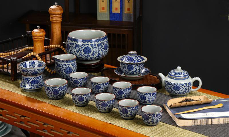 TSB13BB010 A Jingdezhen Chinese Gongfu Tea Set Blue and White