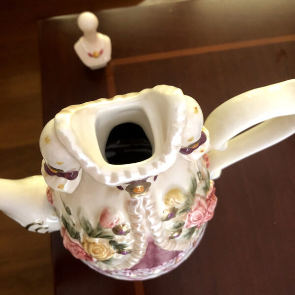 TSB2BB007 3 Beauty Skirt English Tea Set Porcelain Teapot Set